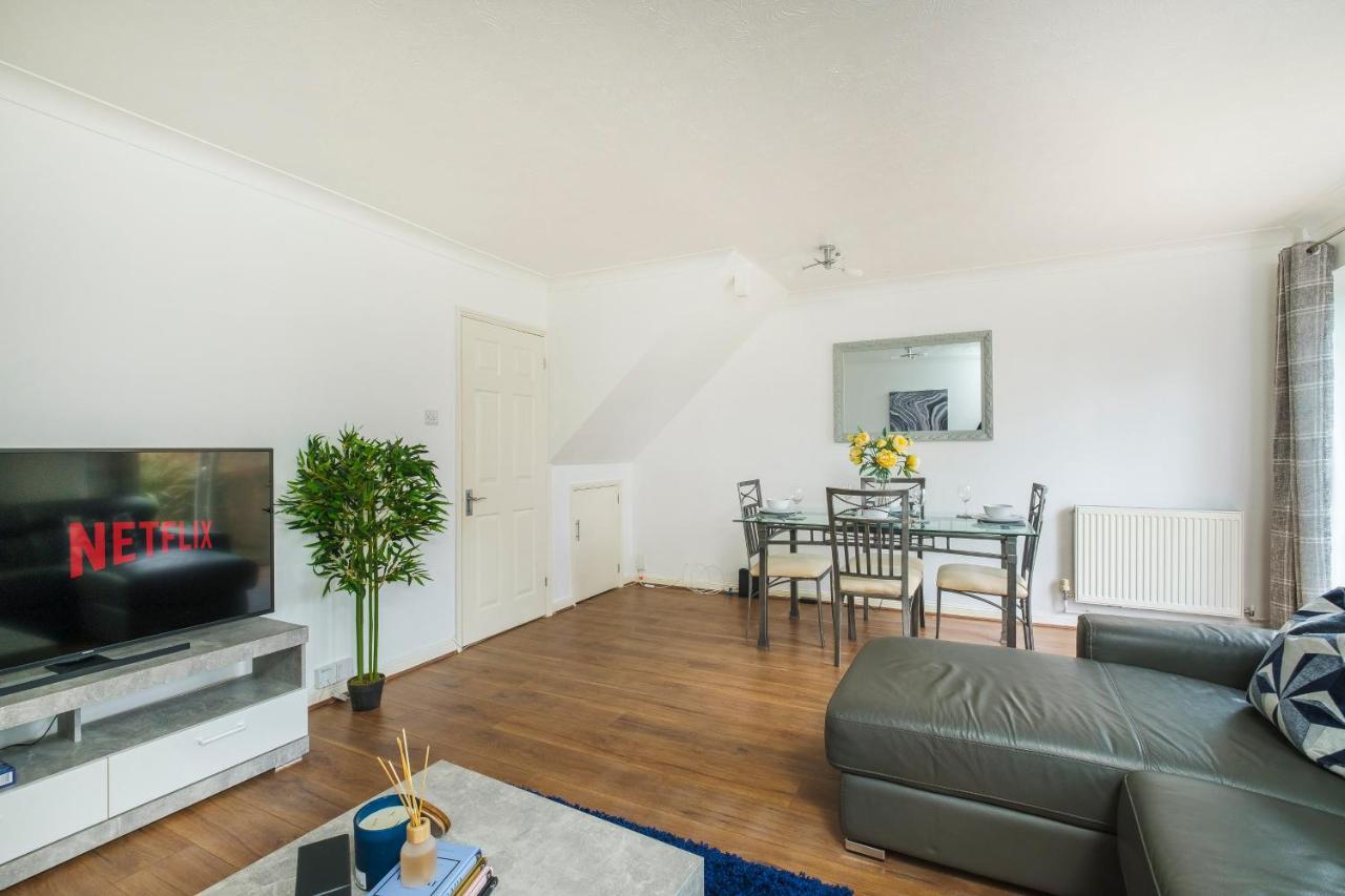 Beautiful 3 Bed House With Amazing Views In Dartford, Kent Apartment Exterior photo