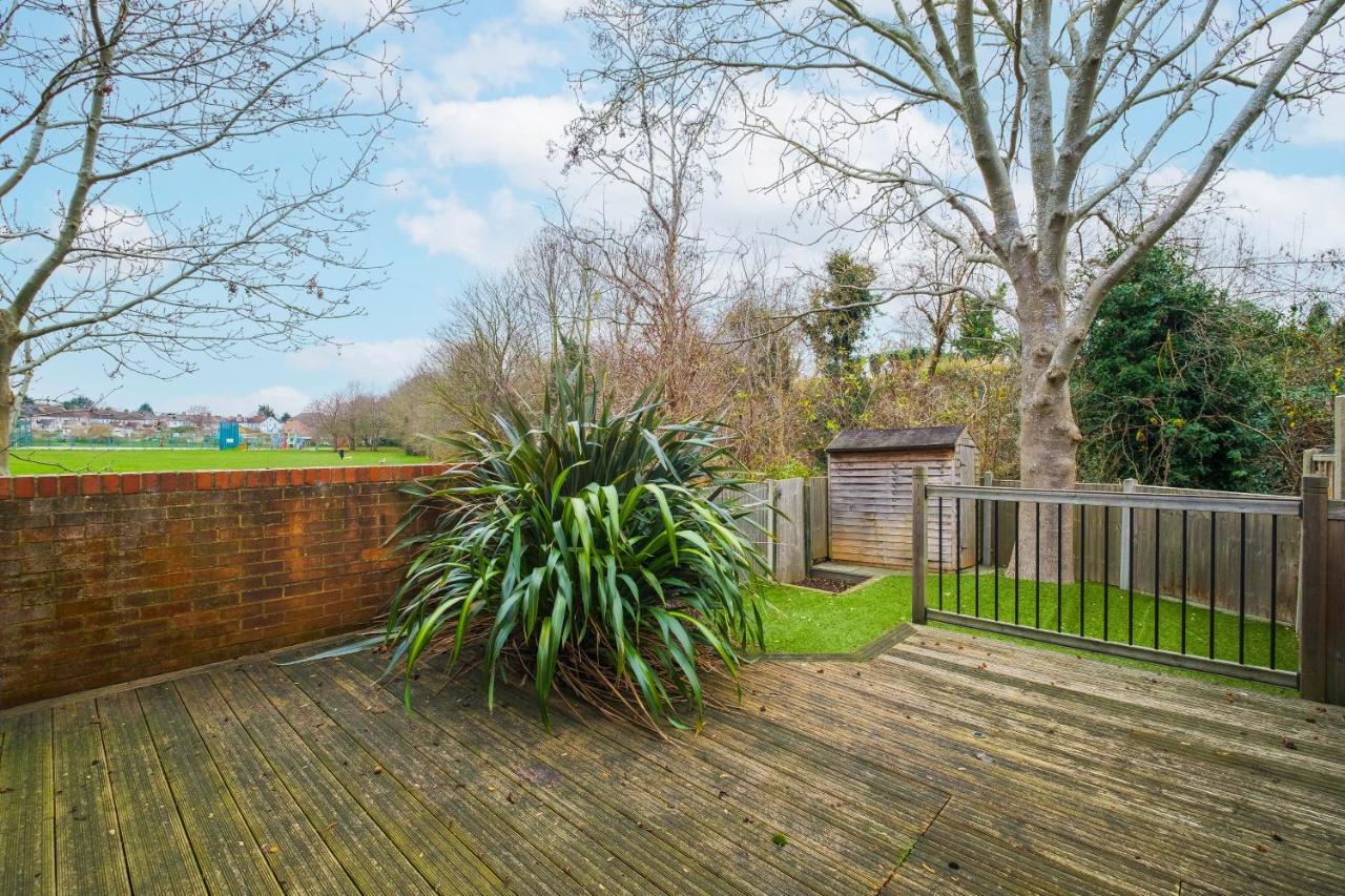 Beautiful 3 Bed House With Amazing Views In Dartford, Kent Apartment Exterior photo