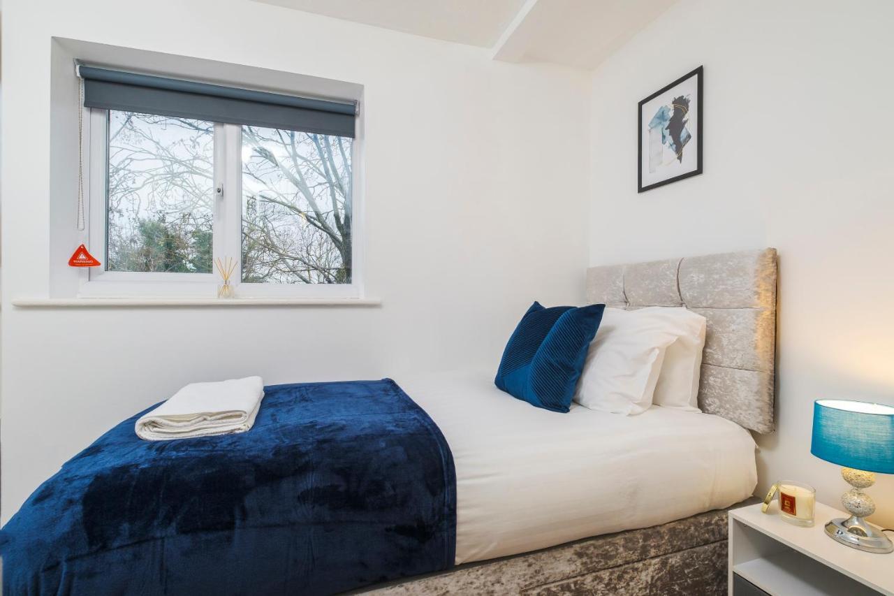 Beautiful 3 Bed House With Amazing Views In Dartford, Kent Apartment Exterior photo
