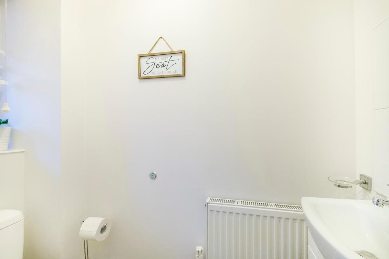 Beautiful 3 Bed House With Amazing Views In Dartford, Kent Apartment Exterior photo
